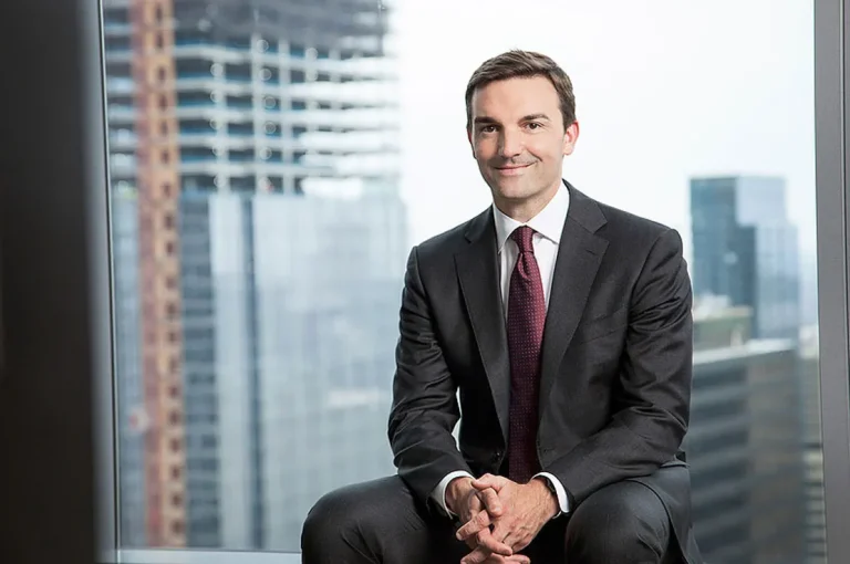 A clear photo can speak even before conversations begin